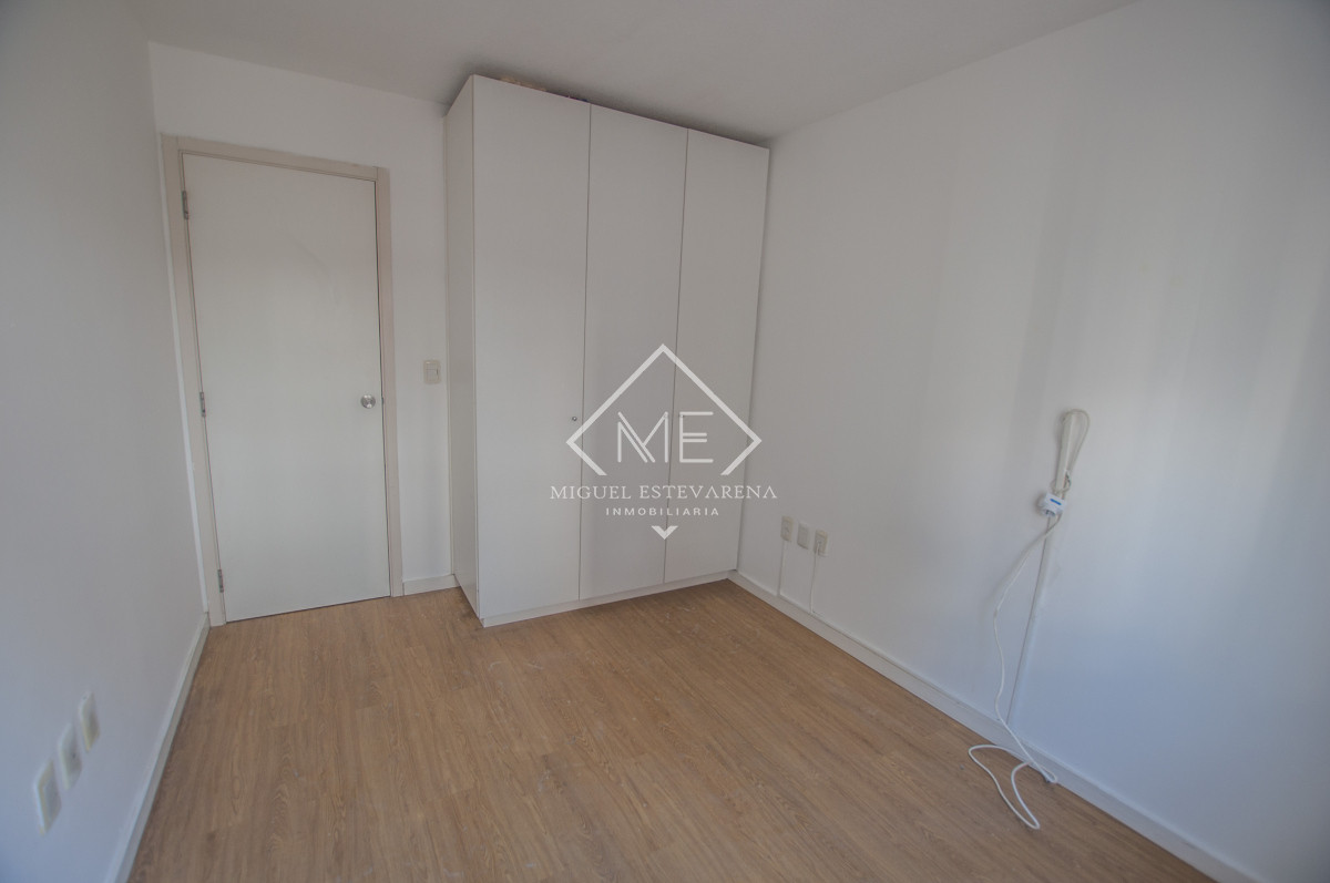Apartamento ID.821 - Apto 2 Dorm. Tres Cruces - Garaje Opcional, Recepción 24hs