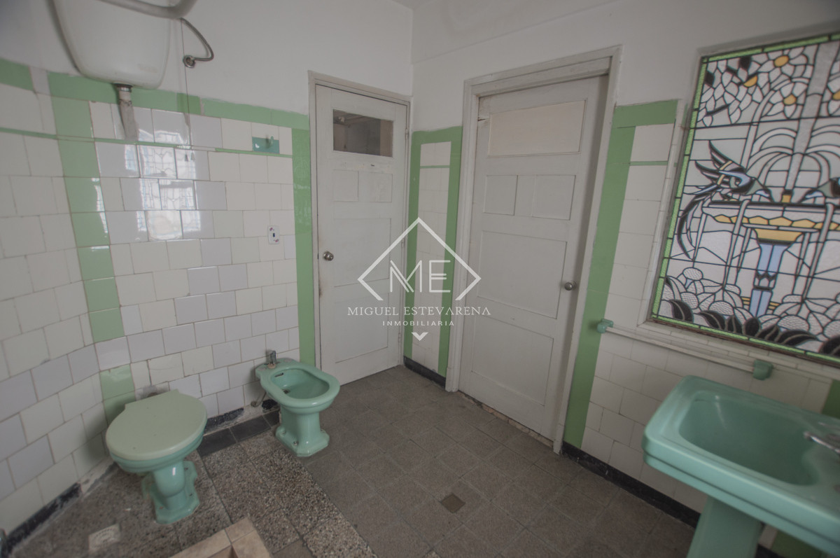 Apartamento ID.838 - Apartamento 3 Dormitorios - Esquina 18 de Julio, Céntrico, Amplio