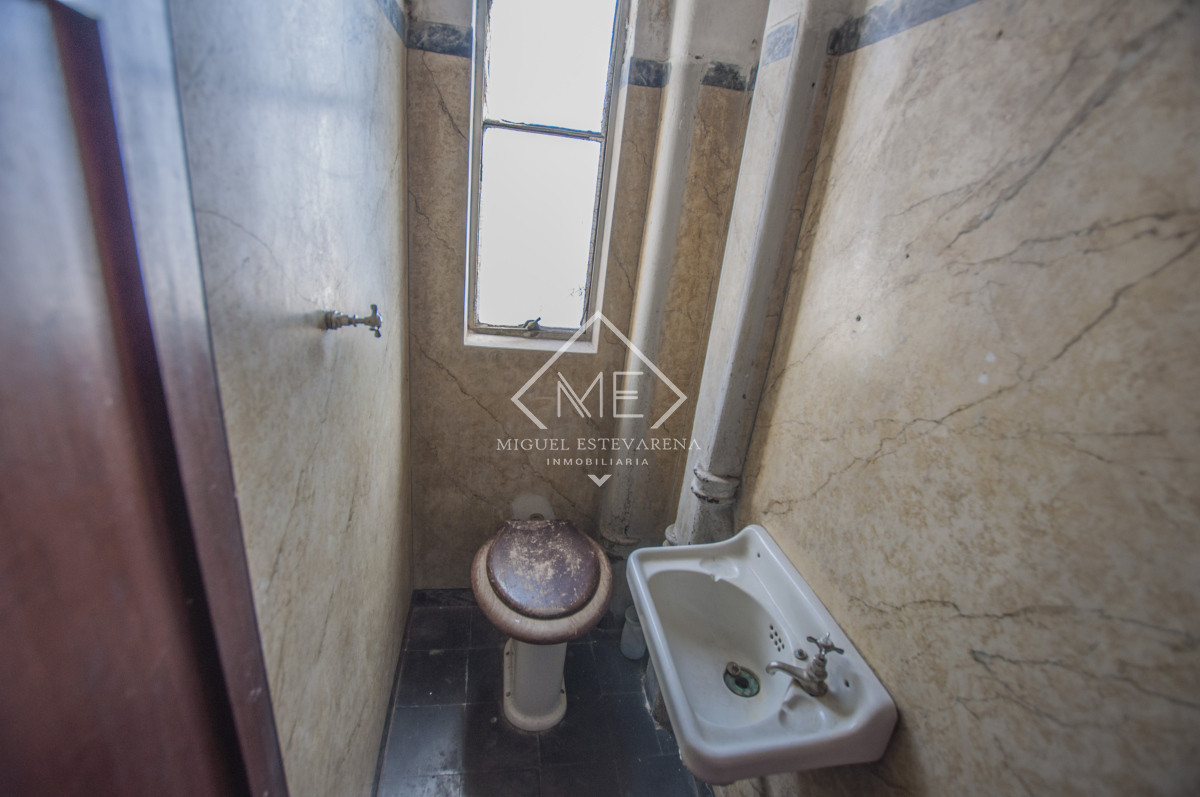 Apartamento ID.838 - Apartamento 3 Dormitorios - Esquina 18 de Julio, Céntrico, Amplio