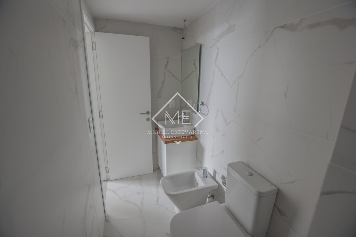 Apartamento ID.722 - Vive el confort y la elegancia: Apartamento en venta a 5 cuadras de la Playa Mansa