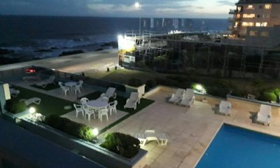 Apto a la venta Punta del Este, Edificio Puerto Lobos.