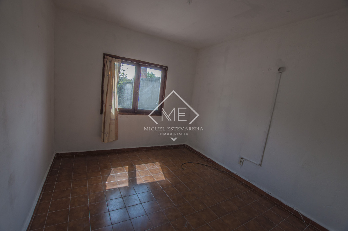 Casa ID.778 - En alquiler: Casa de 2 dormitorios en barrio España, Minas.