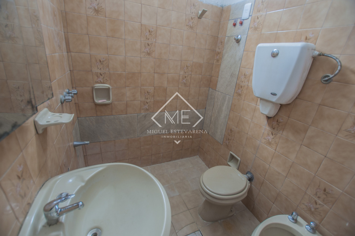 Casa ID.778 - En alquiler: Casa de 2 dormitorios en barrio España, Minas.