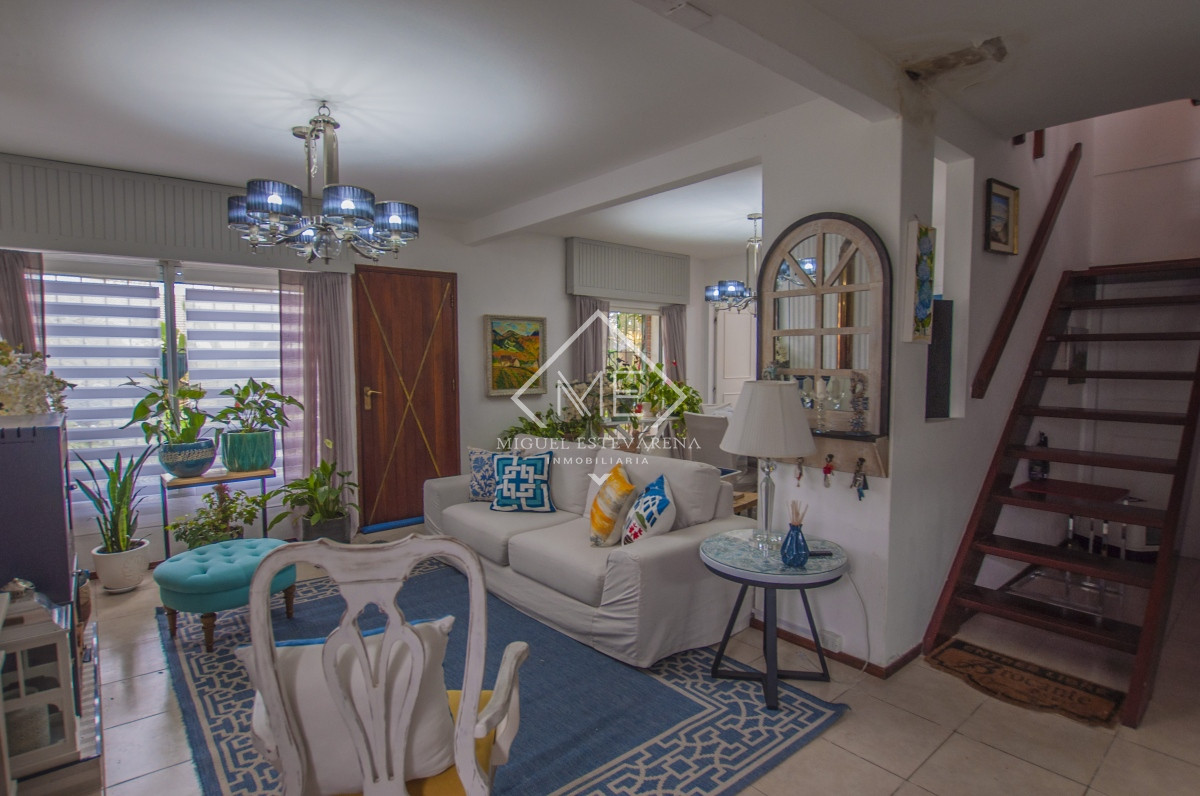 Casa ID.711 - Casa de tres dormitorios y tres baños a la venta en Maldonado.