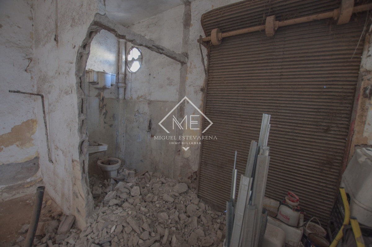 Casa ID.886 - Venta en Minas - PH para Reciclar en Esquina de Batlle y Colón