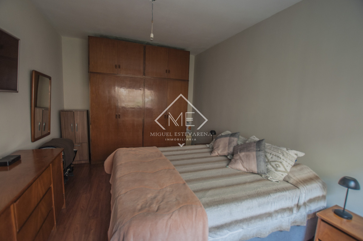 Casa ID.826 - Casa 4 Dorm. Buceo - 2 Patios, Garaje, Apta Banco