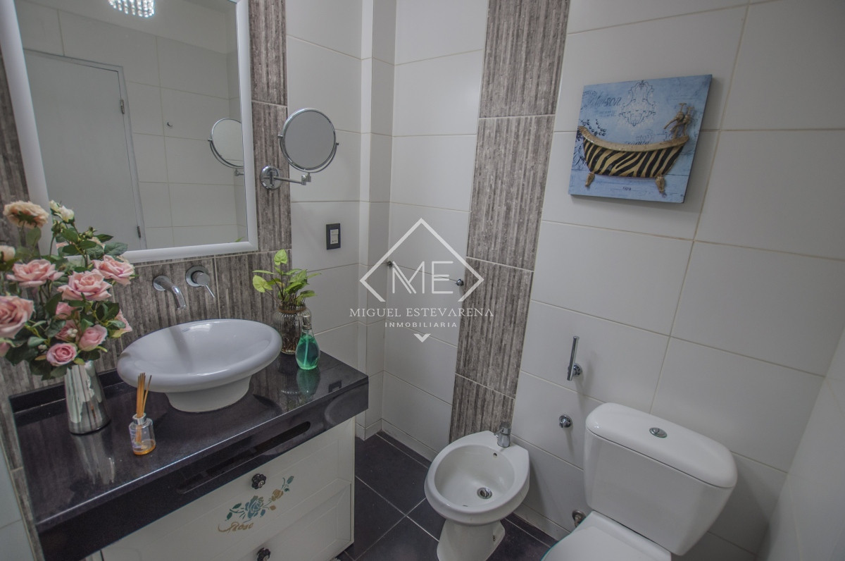 Casa ID.711 - Casa de tres dormitorios y tres baños a la venta en Maldonado.