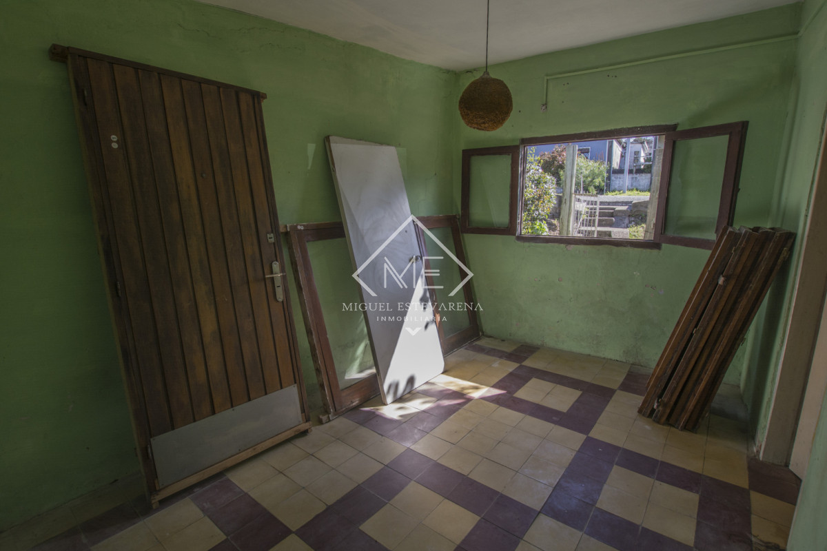 Casa ID.898 - Casa a la Venta en Barrio El Tanque - Terreno de +500 m² con Potencial de Ampliación