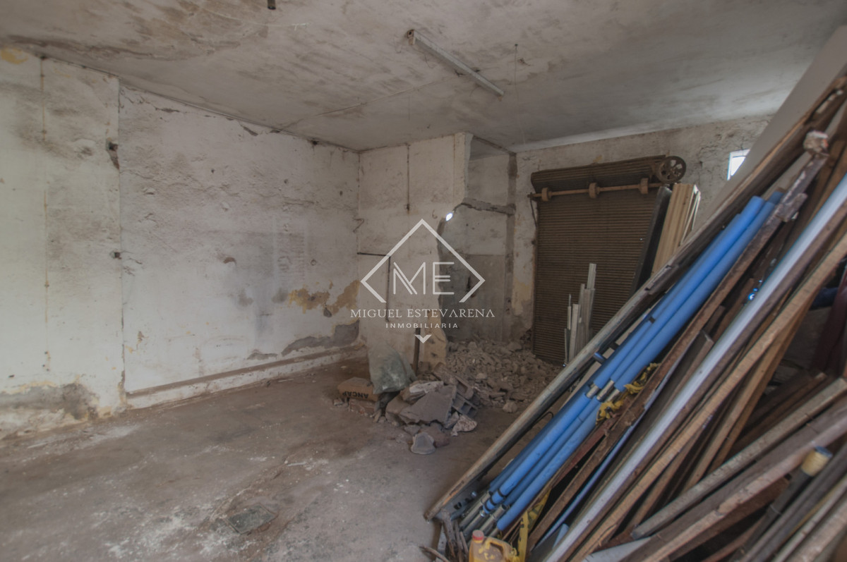 Casa ID.886 - Venta en Minas - PH para Reciclar en Esquina de Batlle y Colón