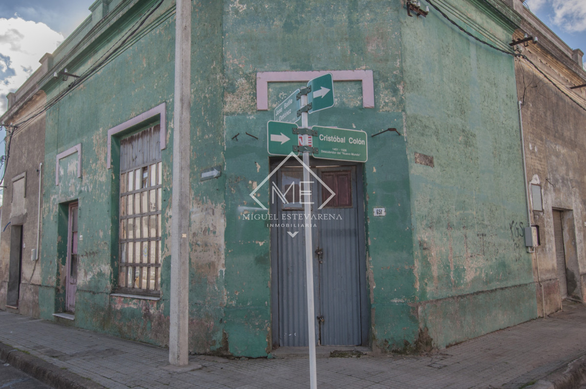 Casa ID.886 - Venta en Minas - PH para Reciclar en Esquina de Batlle y Colón