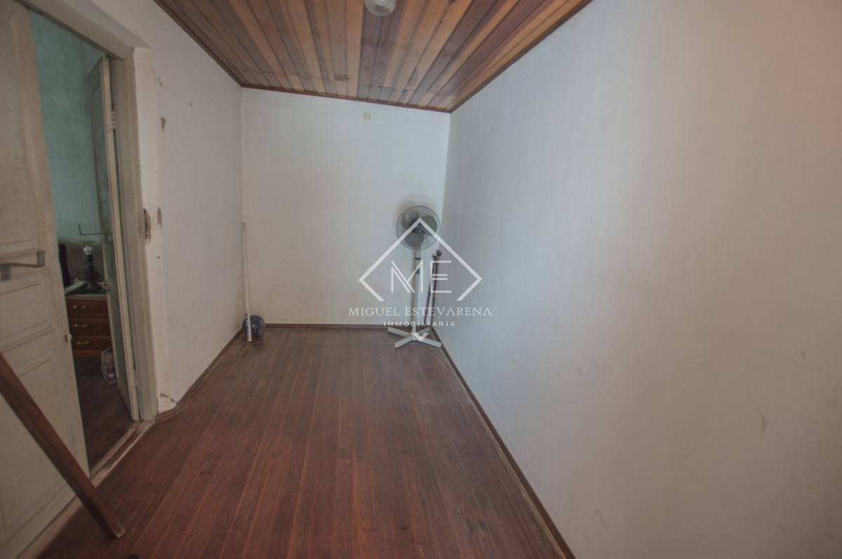 Casa ID.901 - Venta en Centro de Minas - Gran Casa de 328 m² a 2 Cuadras de Plaza Libertad
