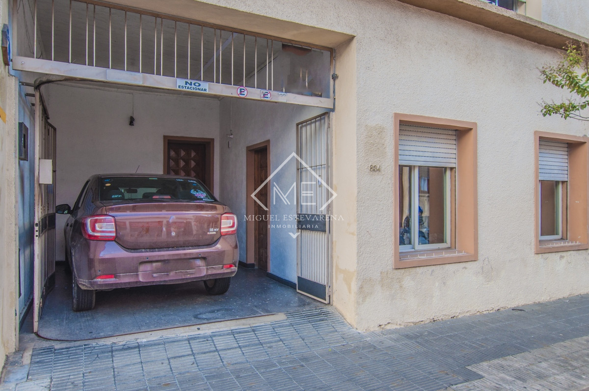 Casa ID.715 - ¡Oportunidad en Minas!  En venta amplia Propiedad en el Centro con Oficina y Garaje