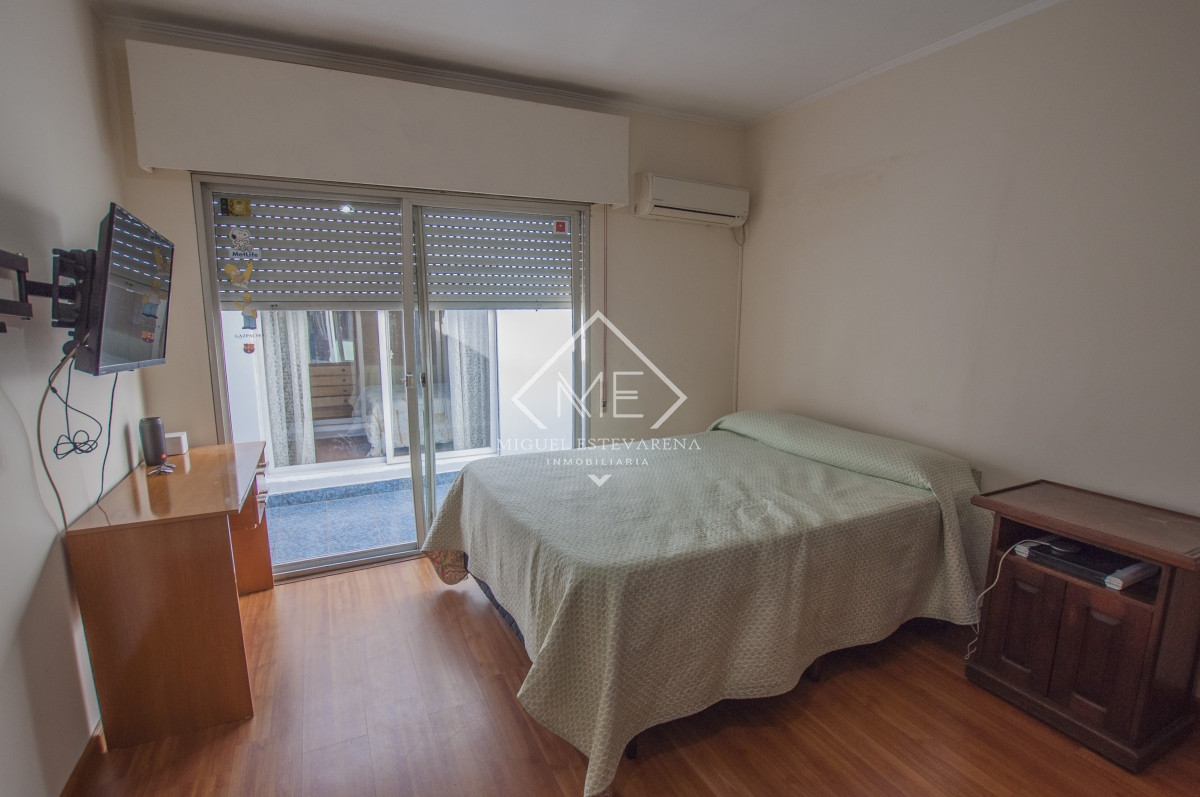 Casa ID.715 - ¡Oportunidad en Minas!  En venta amplia Propiedad en el Centro con Oficina y Garaje