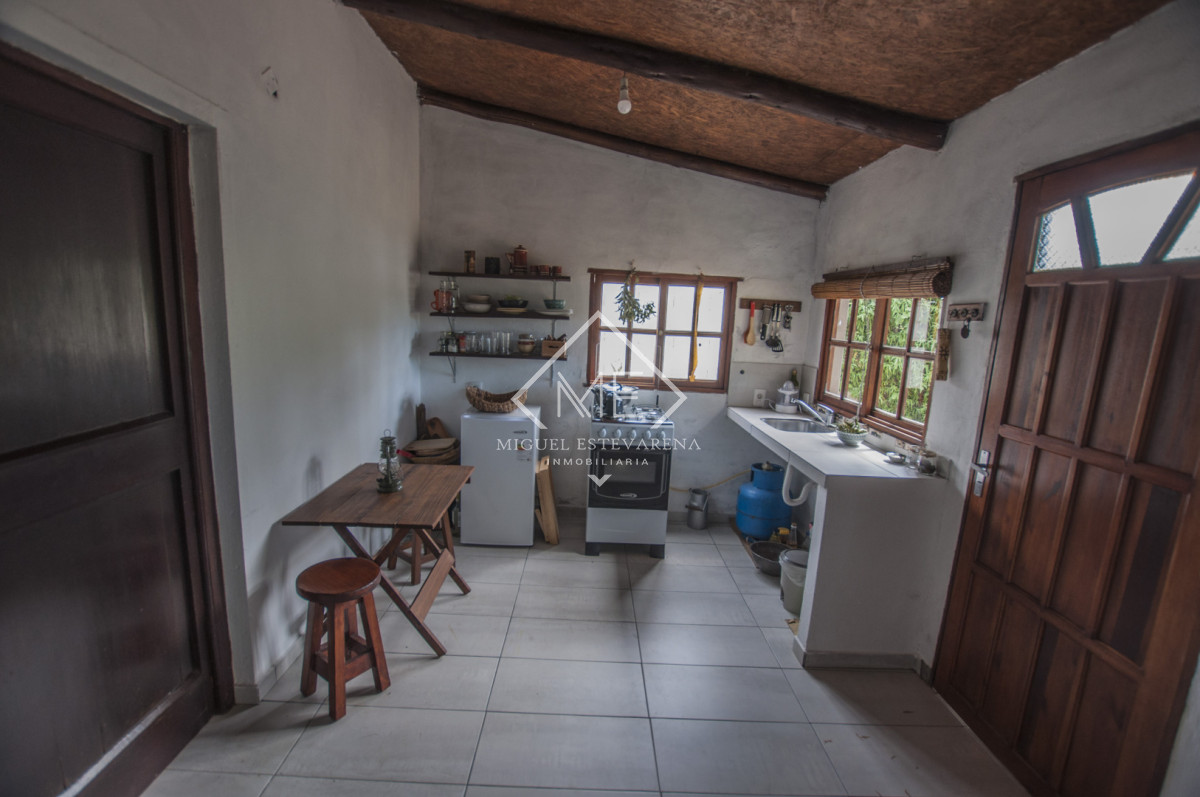 Casa ID.866 - Venta Casa en Barrio Blanes Viale - Terreno con Frente a Dos Calles
