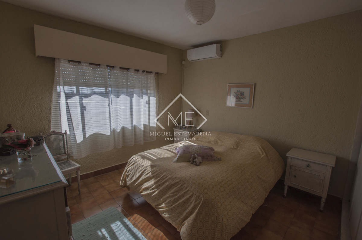Casa ID.894 - Propiedad en Minas Apta para Banco - 4 Dormitorios, 3 Baños y Parrillero
