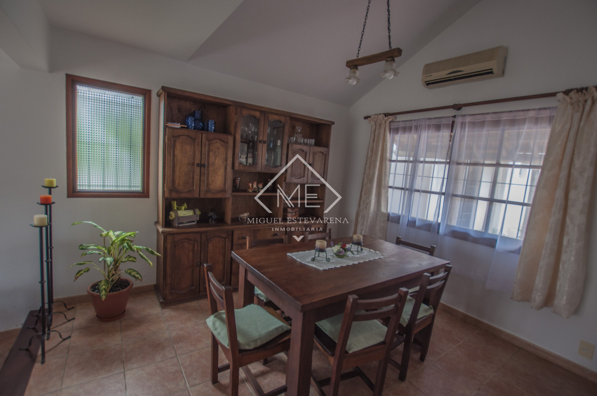 Casa ID.751 - Casa de tres dormitorios y 3 baños a la venta en Pinares