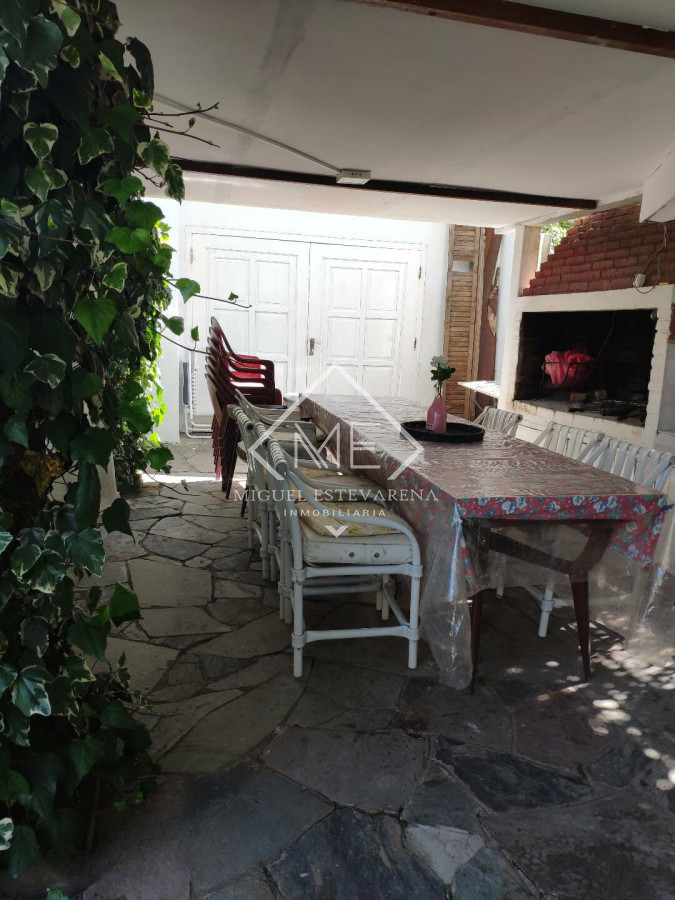 Casa ID.760 - Casa de cuatro dormitorios en venta en Pinares, Maldonado.