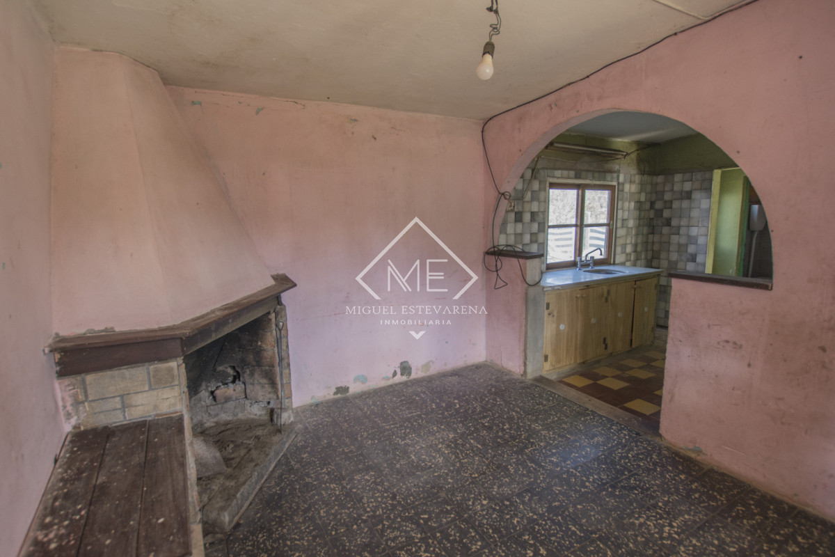 Casa ID.898 - Casa a la Venta en Barrio El Tanque - Terreno de +500 m² con Potencial de Ampliación