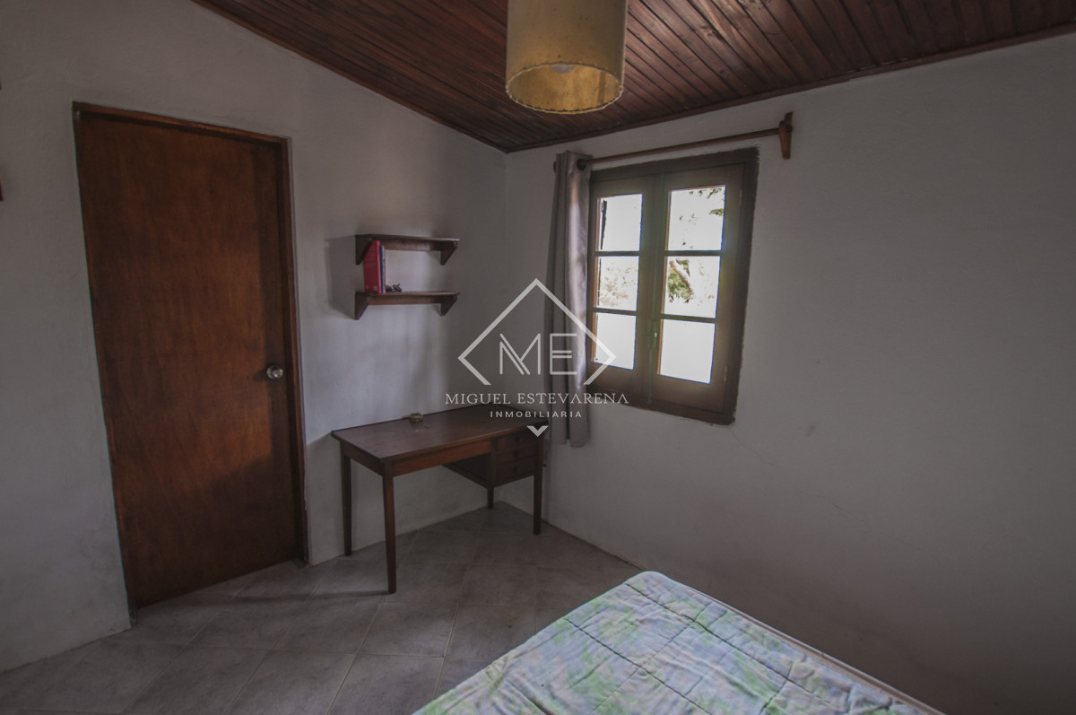 Casa ID.866 - Venta Casa en Barrio Blanes Viale - Terreno con Frente a Dos Calles