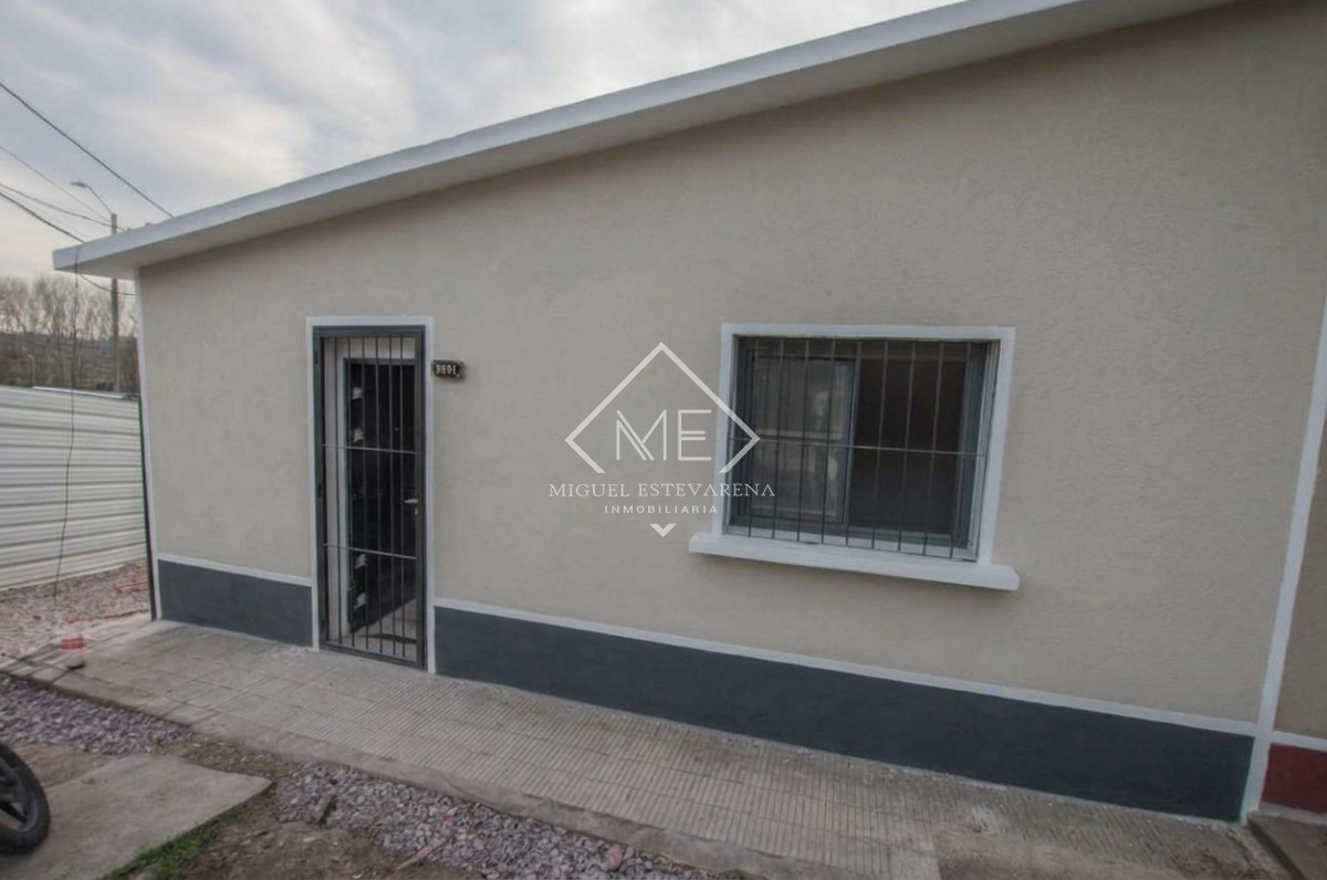 Casa ID.905 - Casa de 2 Dormitorios en Alquiler - Cochera, Patio y Garantía de Aseguradoras