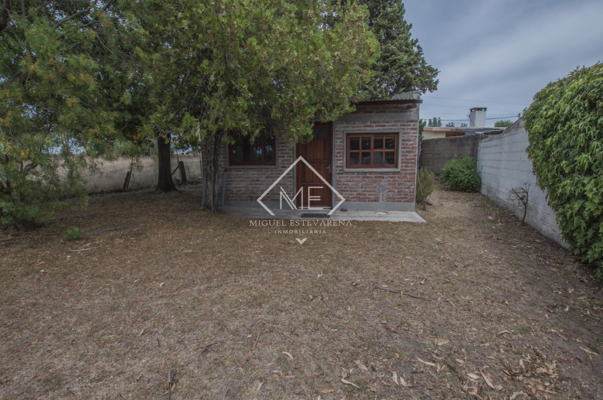 Casa ID.866 - Venta Casa en Barrio Blanes Viale - Terreno con Frente a Dos Calles
