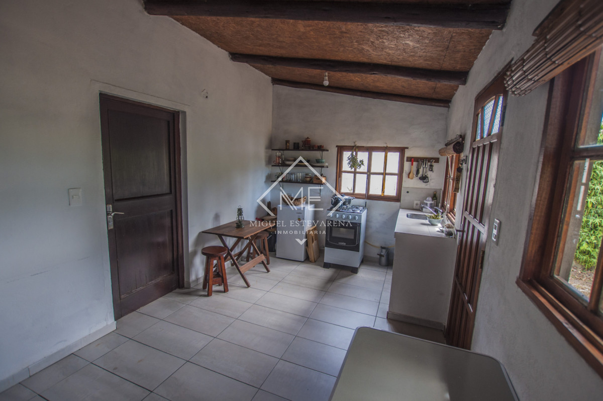 Casa ID.866 - Venta Casa en Barrio Blanes Viale - Terreno con Frente a Dos Calles