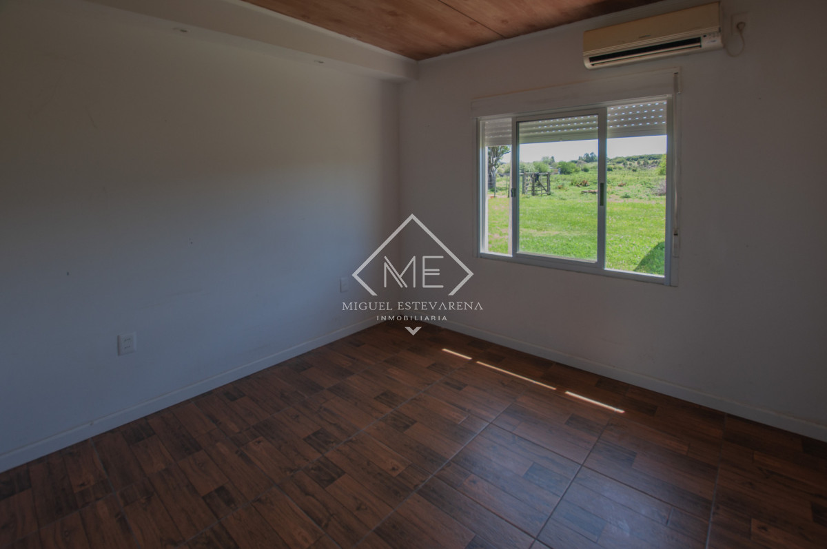 Casa ID.856 - Casa 3 Dormitorios En venta - Living Integrado, barrios Las Palmas, Minas