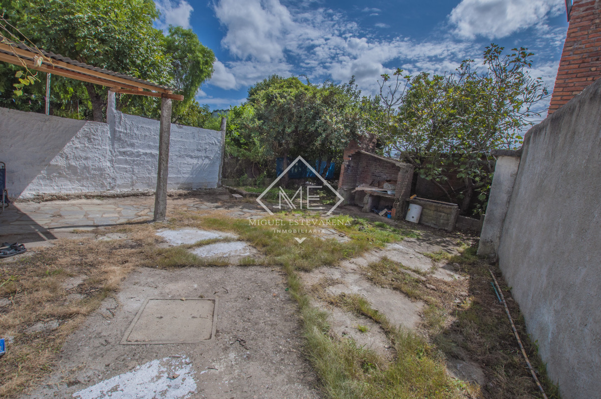 Casa ID.778 - En alquiler: Casa de 2 dormitorios en barrio España, Minas.