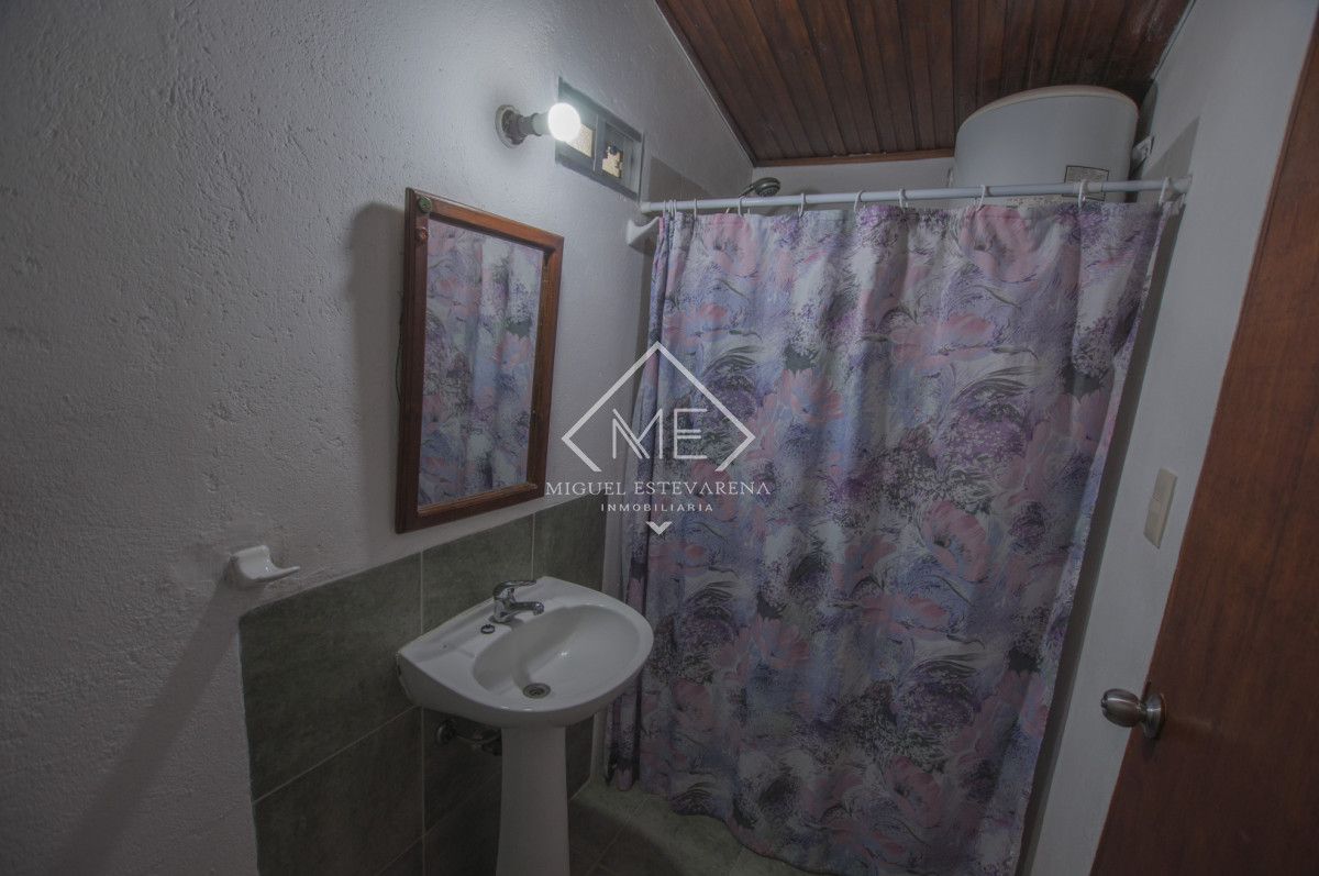 Casa ID.866 - Venta Casa en Barrio Blanes Viale - Terreno con Frente a Dos Calles