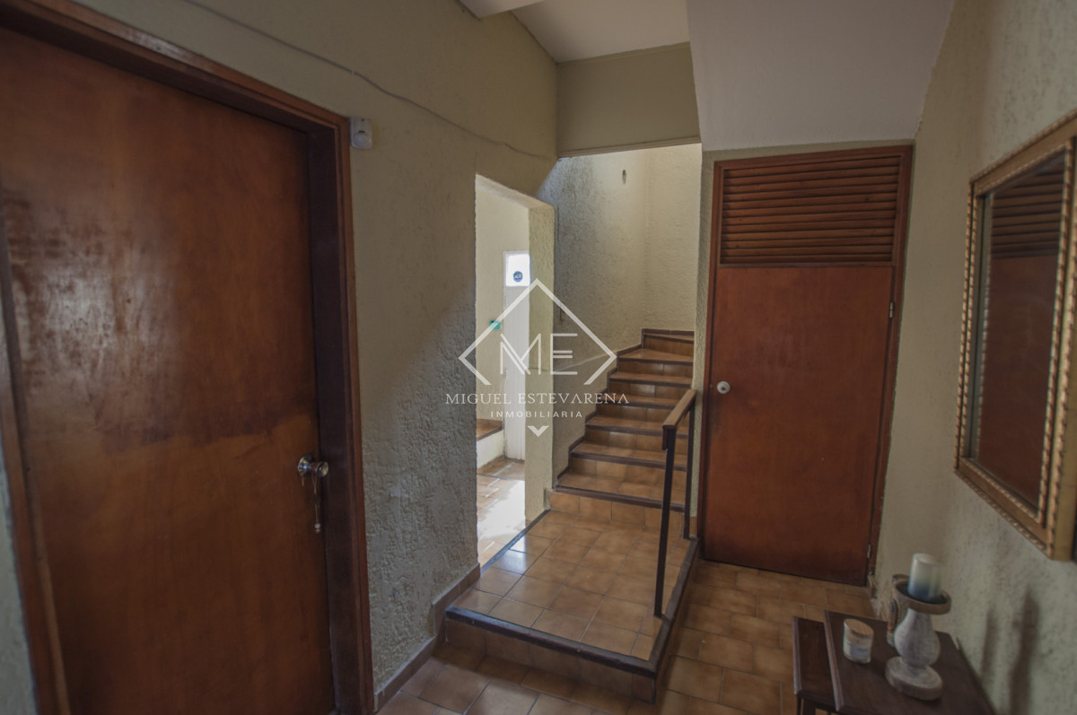 Casa ID.894 - Propiedad en Minas Apta para Banco - 4 Dormitorios, 3 Baños y Parrillero