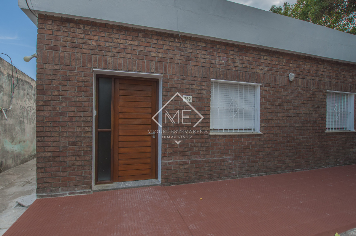 Casa ID.780 - Se alquila casa de tres dormitorios en barrio Estación, Minas.