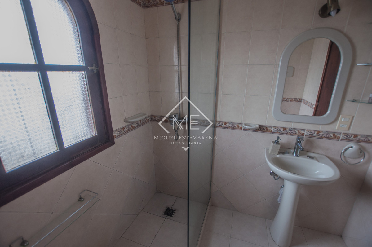 Casa ID.751 - Casa de tres dormitorios y 3 baños a la venta en Pinares