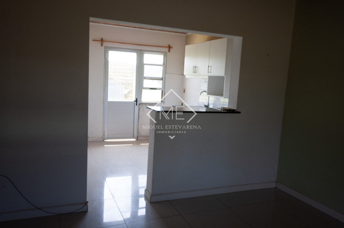 Casa ID.856 - Casa 3 Dormitorios En venta - Living Integrado, barrios Las Palmas, Minas