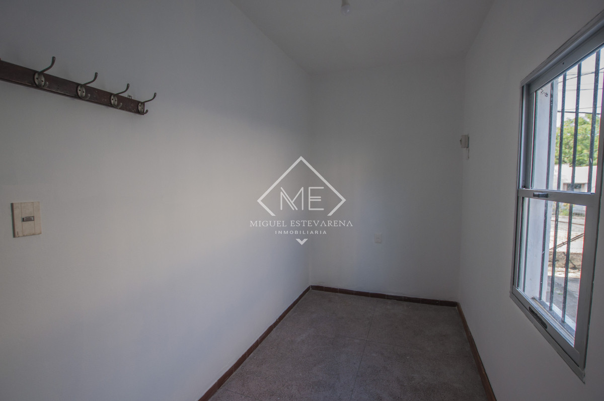 Casa ID.780 - Se alquila casa de tres dormitorios en barrio Estación, Minas.