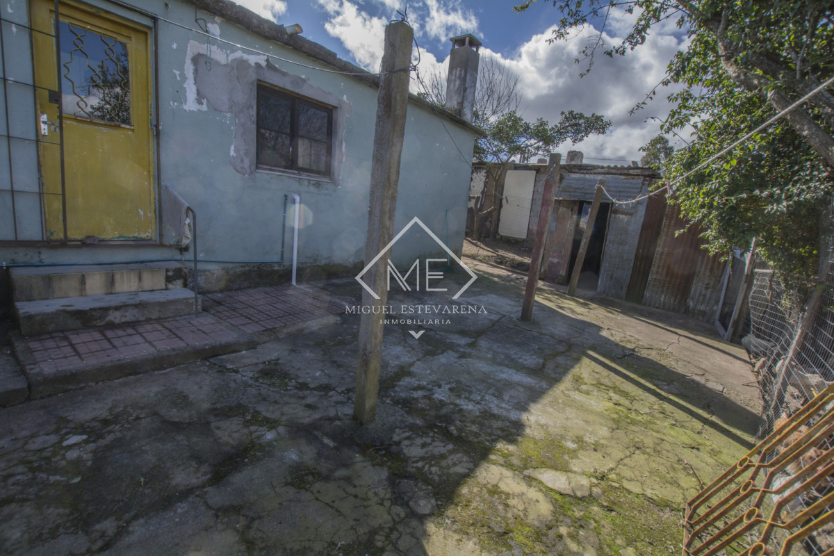 Casa ID.898 - Casa a la Venta en Barrio El Tanque - Terreno de +500 m² con Potencial de Ampliación
