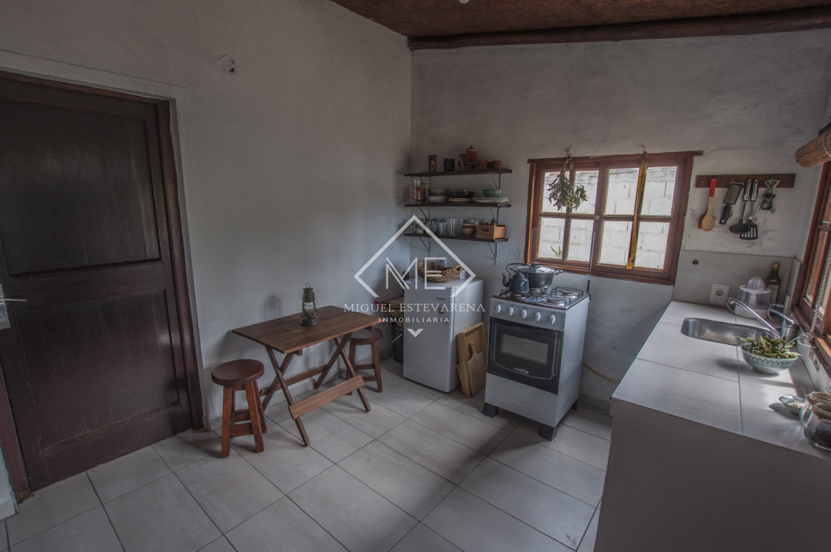 Casa ID.866 - Venta Casa en Barrio Blanes Viale - Terreno con Frente a Dos Calles