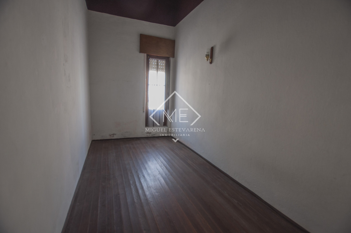 Casa ID.901 - Venta en Centro de Minas - Gran Casa de 328 m² a 2 Cuadras de Plaza Libertad