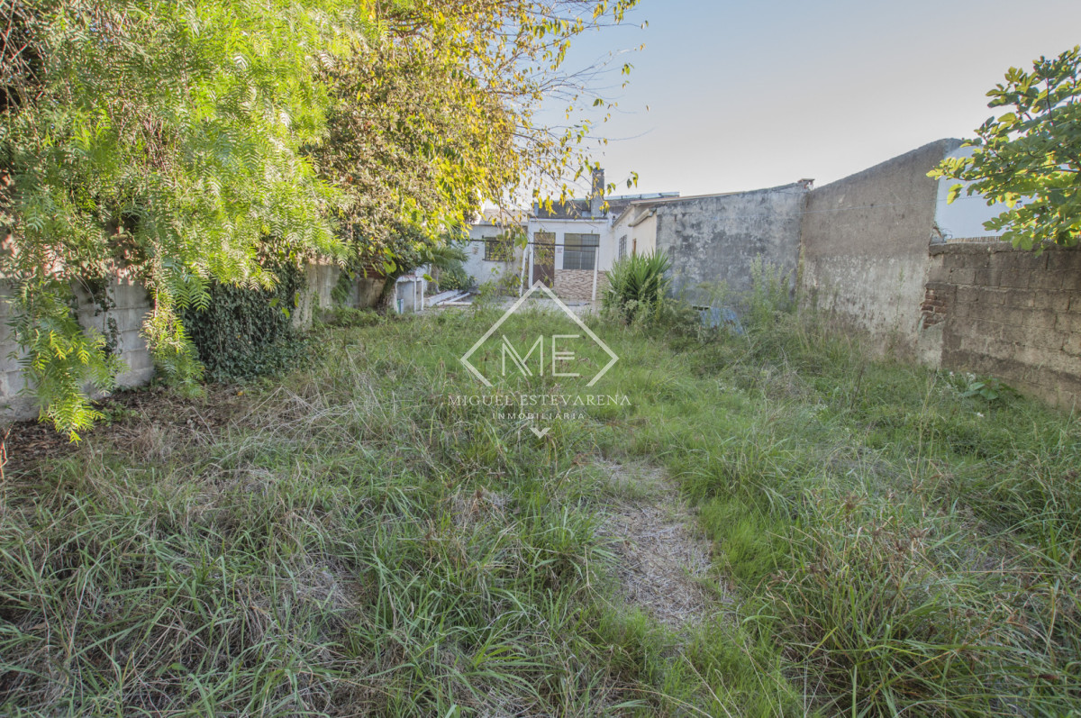 Casa ID.874 - Casa en Venta con Dormitorio en Suite y 400 m² de Terreno - Excelente Ubicación en Minas