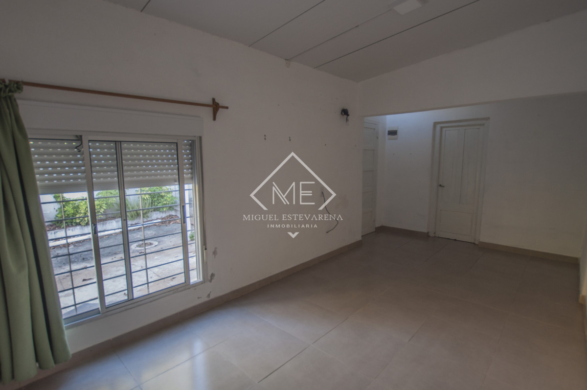 Casa ID.874 - Casa en Venta con Dormitorio en Suite y 400 m² de Terreno - Excelente Ubicación en Minas