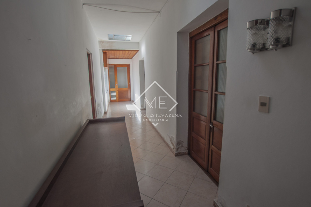Casa ID.901 - Venta en Centro de Minas - Gran Casa de 328 m² a 2 Cuadras de Plaza Libertad