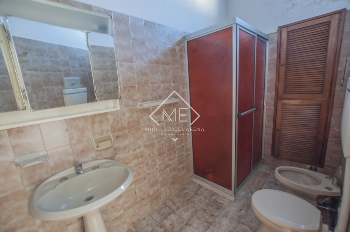 Casa ID.901 - Venta en Centro de Minas - Gran Casa de 328 m² a 2 Cuadras de Plaza Libertad