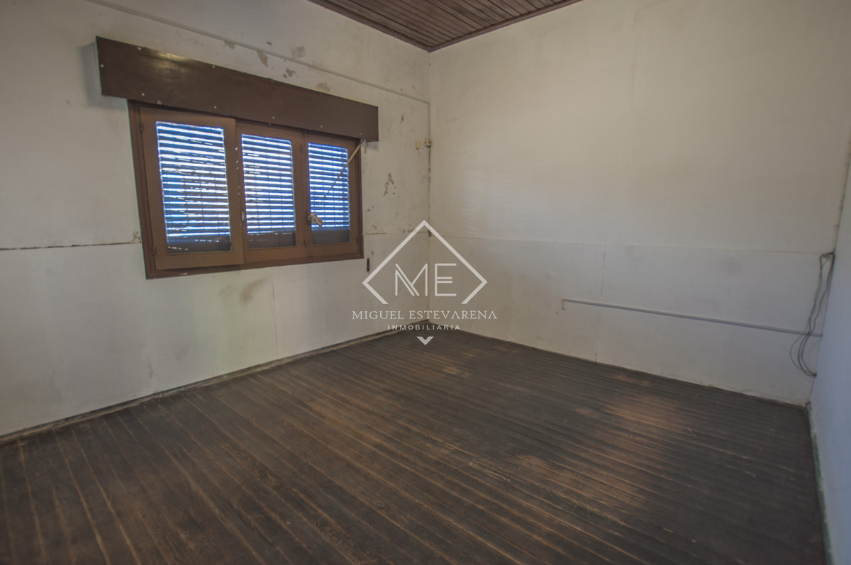 Casa ID.874 - Casa en Venta con Dormitorio en Suite y 400 m² de Terreno - Excelente Ubicación en Minas