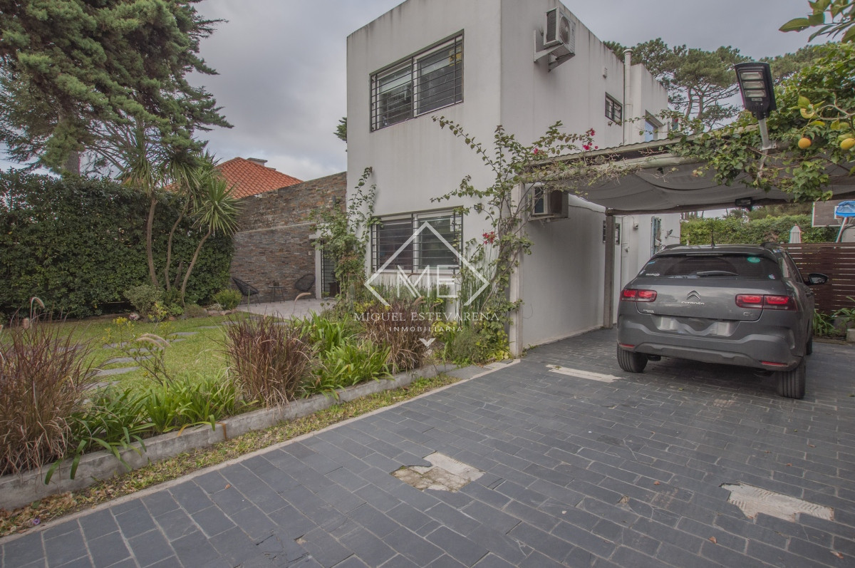 Casa ID.730 - En venta increible PH de 3 dormitorios y 2 baños en Pinares, Maldonado