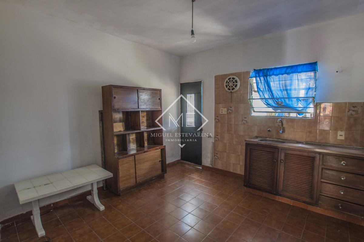 Casa ID.778 - En alquiler: Casa de 2 dormitorios en barrio España, Minas.