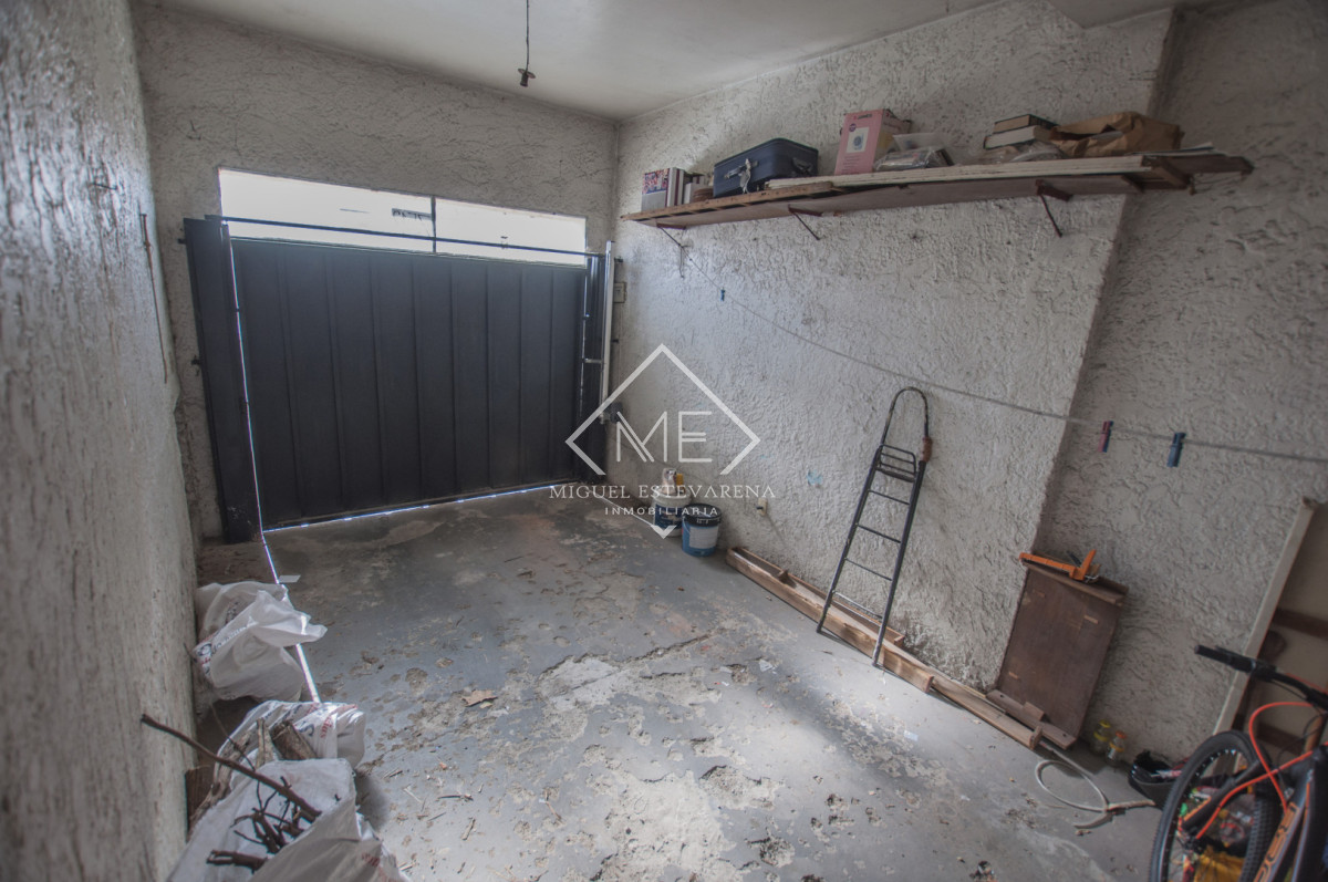 Casa ID.894 - Propiedad en Minas Apta para Banco - 4 Dormitorios, 3 Baños y Parrillero