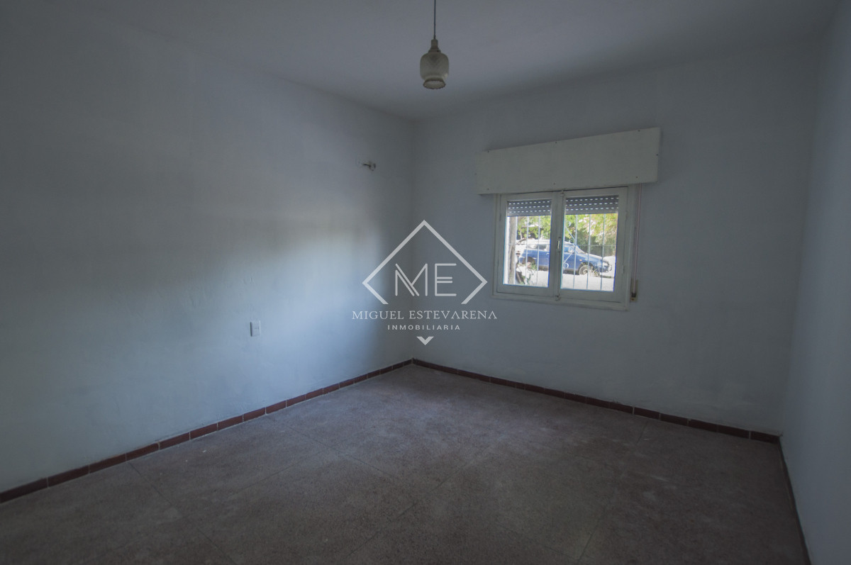 Casa ID.780 - Se alquila casa de tres dormitorios en barrio Estación, Minas.