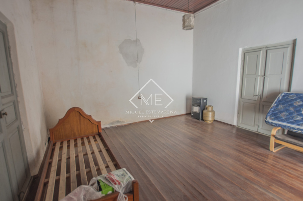Casa ID.901 - Venta en Centro de Minas - Gran Casa de 328 m² a 2 Cuadras de Plaza Libertad
