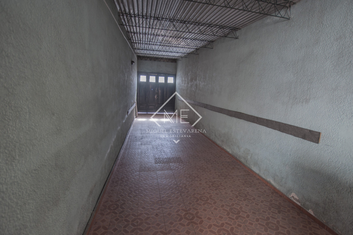 Casa ID.901 - Venta en Centro de Minas - Gran Casa de 328 m² a 2 Cuadras de Plaza Libertad