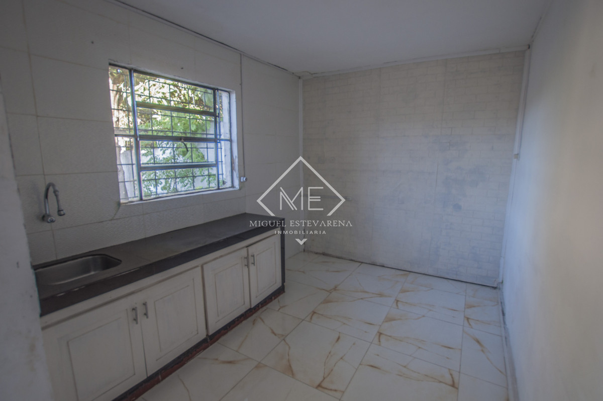 Casa ID.874 - Casa en Venta con Dormitorio en Suite y 400 m² de Terreno - Excelente Ubicación en Minas