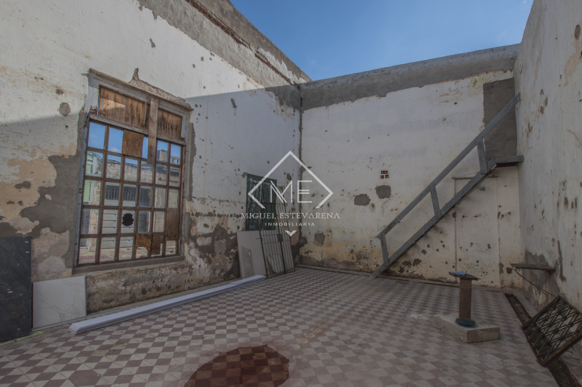 Casa ID.886 - Venta en Minas - PH para Reciclar en Esquina de Batlle y Colón